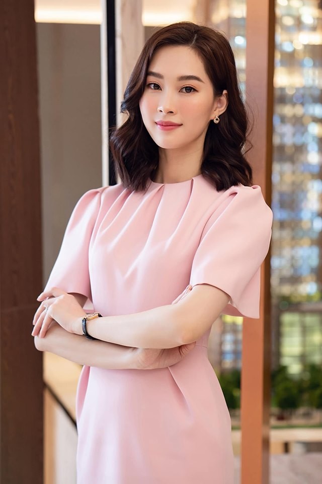 Hoa hậu Thu Thảo tái xuất xinh đẹp, tham dự sự kiện của ông xã Trung Tín - ảnh 5