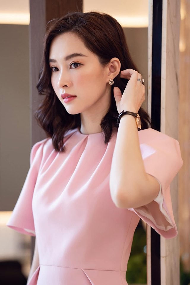 Hoa hậu Thu Thảo tái xuất xinh đẹp, tham dự sự kiện của ông xã Trung Tín - ảnh 3