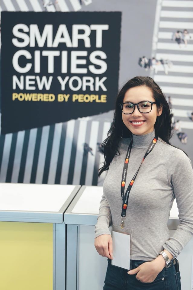 Hoàng Thuỳ háo hức vì Miss Universe 2019 sẽ được đội vương miện kim cương mới - ảnh 7