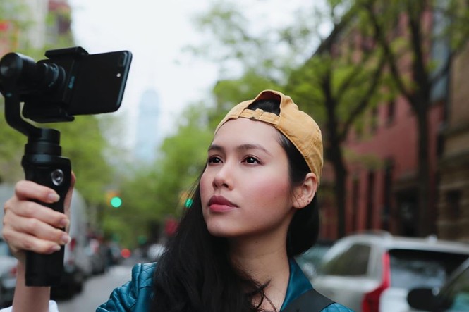 Hoàng Thuỳ háo hức vì Miss Universe 2019 sẽ được đội vương miện kim cương mới - ảnh 5
