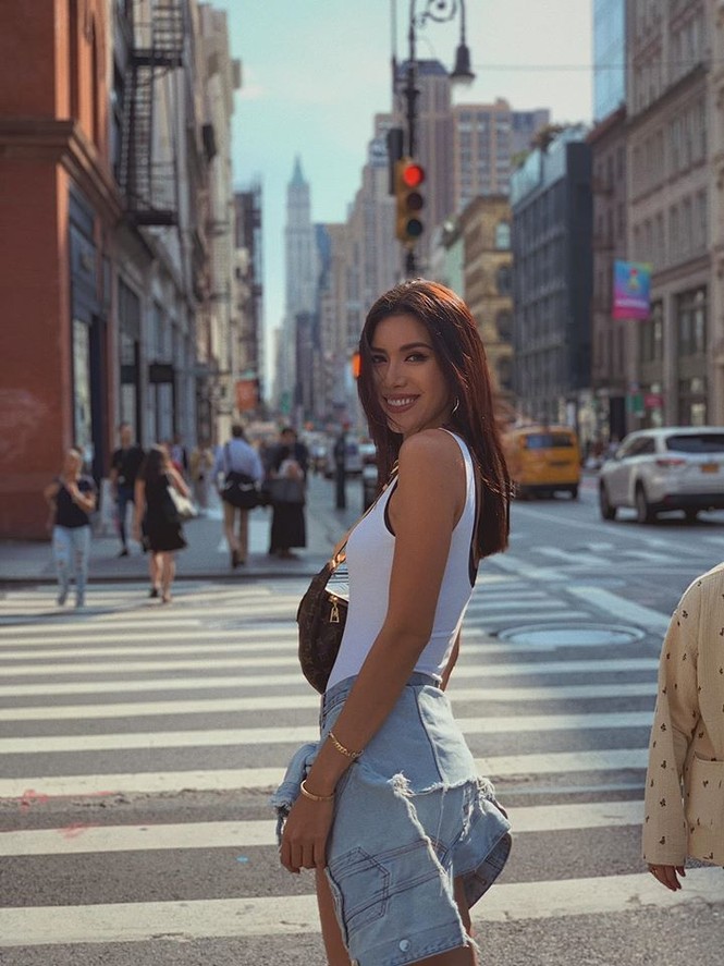 Hoàng Thuỳ háo hức vì Miss Universe 2019 sẽ được đội vương miện kim cương mới - ảnh 3