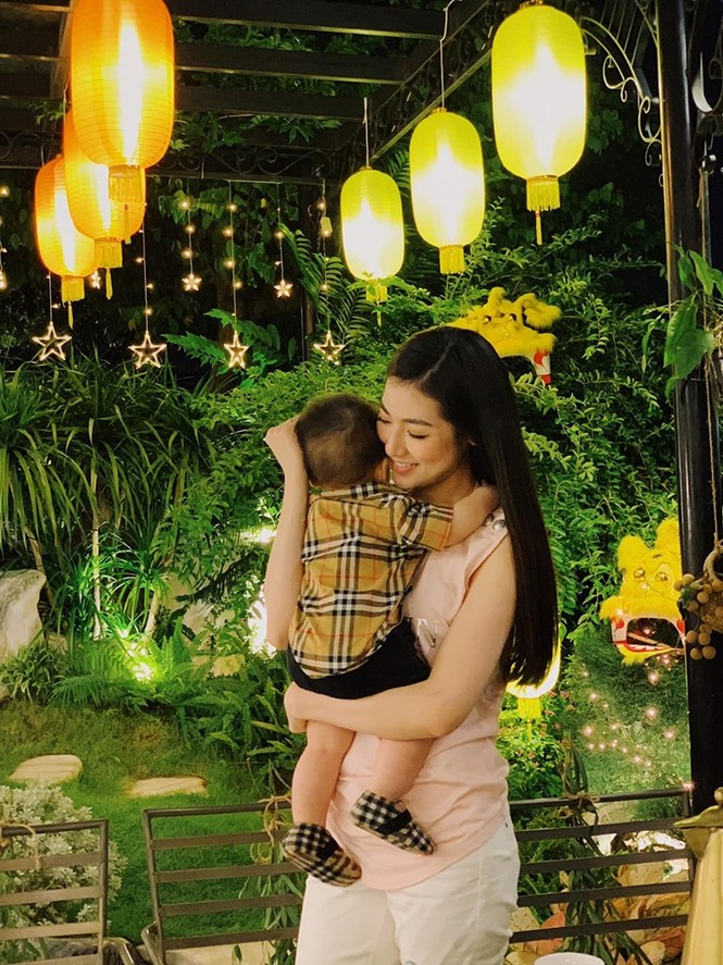 Á hậu Thuý An khoe em ruột điển trai ngời ngời khiến hội chị em 'phát sốt' - ảnh 8