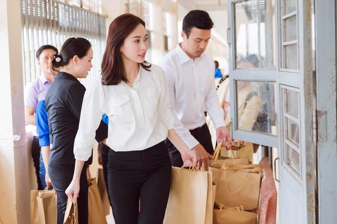 Á hậu Thuý An khoe em ruột điển trai ngời ngời khiến hội chị em 'phát sốt' - ảnh 5