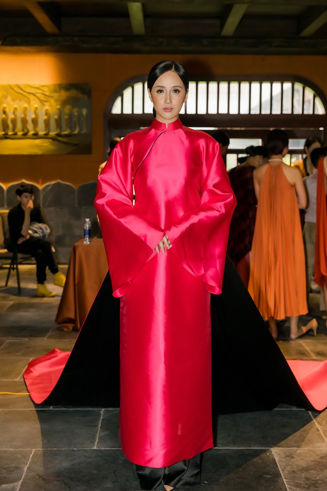 Mai Phương Thuý làm vedette trong show thời trang dưới chân đỉnh Yên Tử - ảnh 5