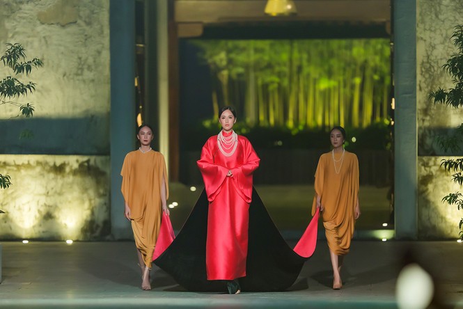 Mai Phương Thuý làm vedette trong show thời trang dưới chân đỉnh Yên Tử - ảnh 6