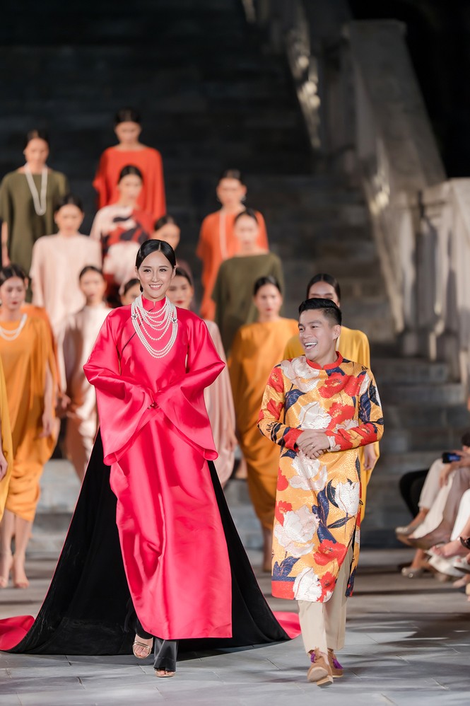 Mai Phương Thuý làm vedette trong show thời trang dưới chân đỉnh Yên Tử - ảnh 11