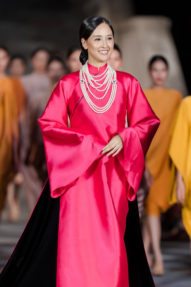 Mai Phương Thuý làm vedette trong show thời trang dưới chân đỉnh Yên Tử - ảnh 10