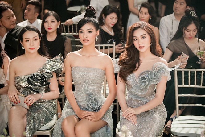 Hồ Ngọc Hà - Kim Lý tình tứ đẹp đôi giữa 'rừng' người đẹp ở sự kiện - ảnh 10