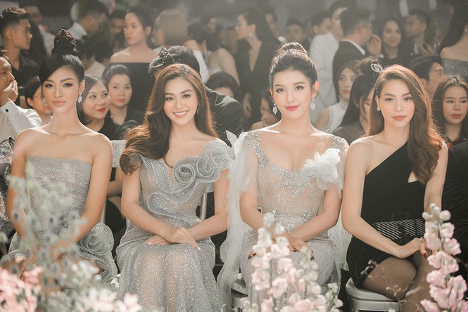 Huyền My, Tiểu Vy mặc váy dạ hội xuyên thấu khoe đường cong quyến rũ - ảnh 8