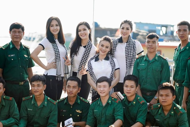 H'Hen Niê sắc lạnh tựa điệp viên, Hoàng Thuỳ kiêu sa chuẩn 'beauty queen' - ảnh 15