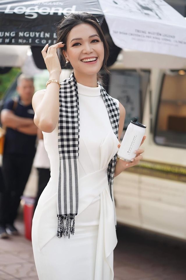 H'Hen Niê sắc lạnh tựa điệp viên, Hoàng Thuỳ kiêu sa chuẩn 'beauty queen' - ảnh 13