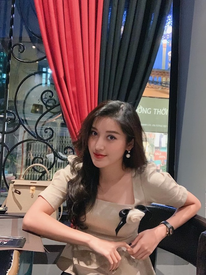 Minh Tú, Mâu Thuỷ mặc gợi cảm 'đọ' độ nóng bỏng - ảnh 15