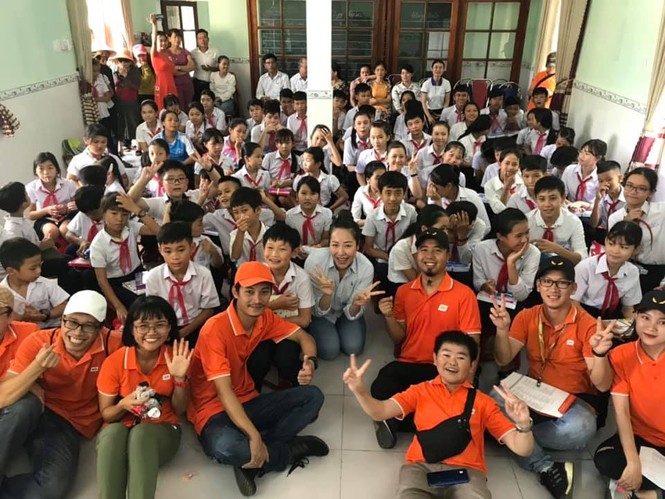 Minh Tú khoe trọn vòng ba 'bỏng mắt' đầy khiêu khích trên đất Mỹ - ảnh 10