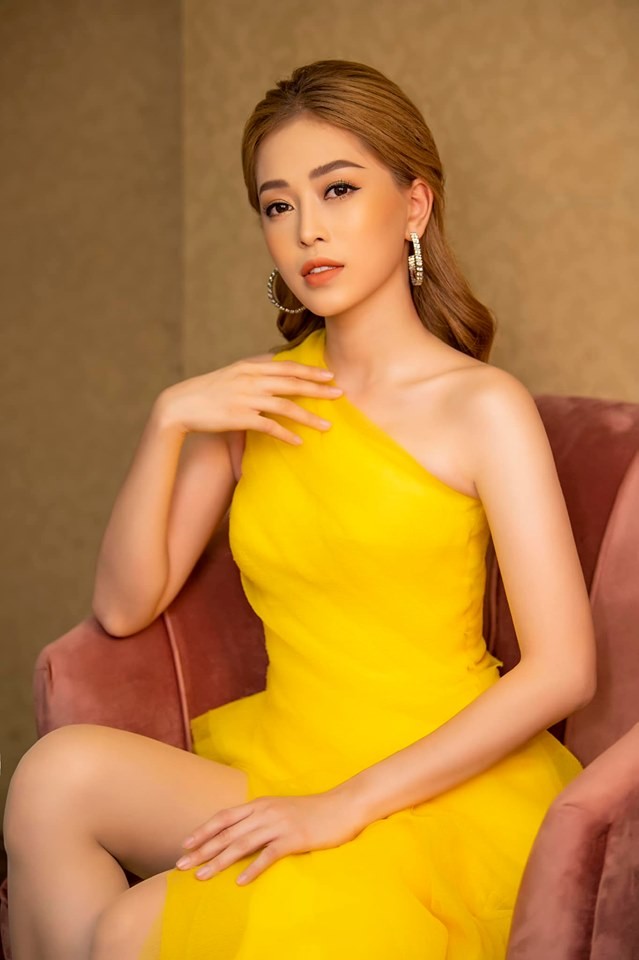 Minh Tú khoe trọn vòng ba 'bỏng mắt' đầy khiêu khích trên đất Mỹ - ảnh 4