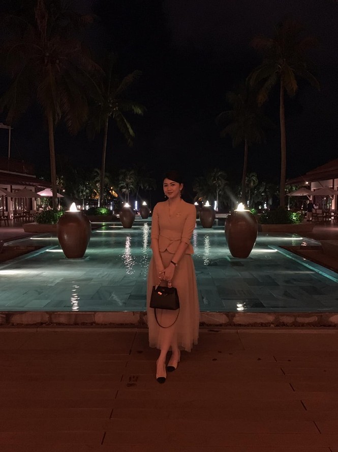 Hoa hậu Lương Thuỳ Linh đội vương miện, mặc váy trễ vai khoe khéo vòng 1 gợi cảm - ảnh 14