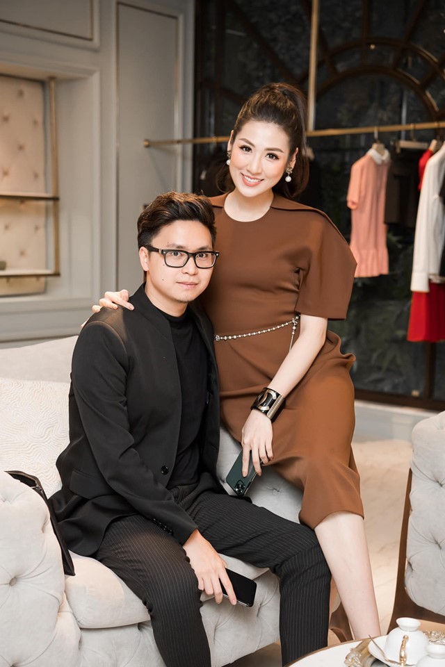 Hoa hậu Lương Thuỳ Linh đội vương miện, mặc váy trễ vai khoe khéo vòng 1 gợi cảm - ảnh 10