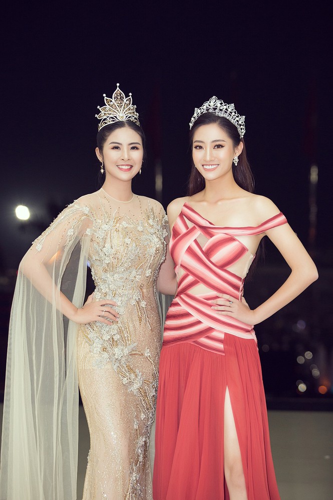 Lương Thuỳ Linh diện váy xắt xẻ gợi cảm trong lần đầu ngồi ghế giám khảo - ảnh 5