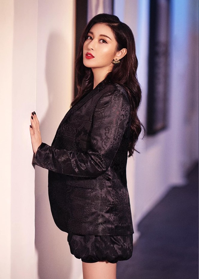 Á hậu Phương Nga-Bình An diện đồ như fashionista, tình tứ đi xem thời trang - ảnh 8
