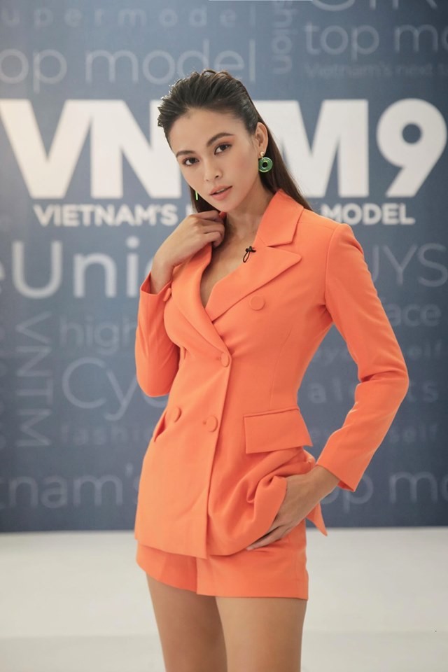 Á hậu Phương Nga-Bình An diện đồ như fashionista, tình tứ đi xem thời trang - ảnh 4