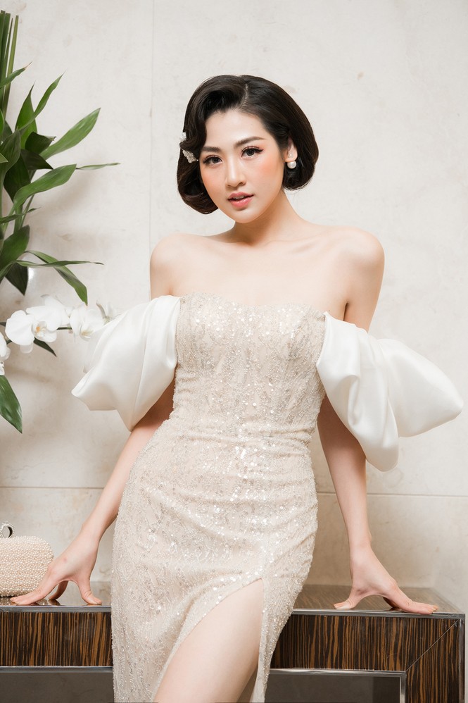 Á hậu Tú Anh diện váy trễ vai gợi cảm 'đốn tim' fan - ảnh 5