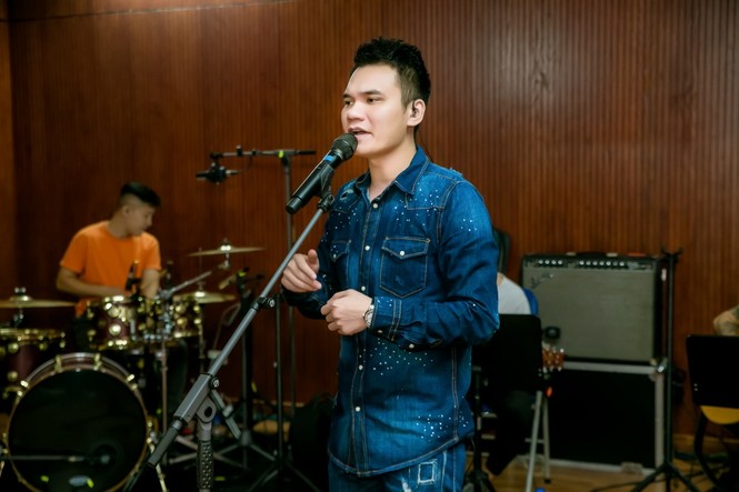 Hồ Hoài Anh xuất hiện ủ rũ sau ồn ào ly hôn - ảnh 5
