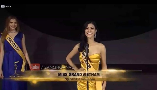 Xuất hiện cuối cùng, Kiều Loan đội vương miện như veddette ở họp báo Miss Grand - ảnh 3