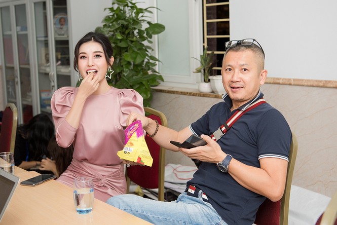 Á hậu Huyền My đẹp đôi bên Hồng Đăng trên ghế giám khảo - ảnh 6