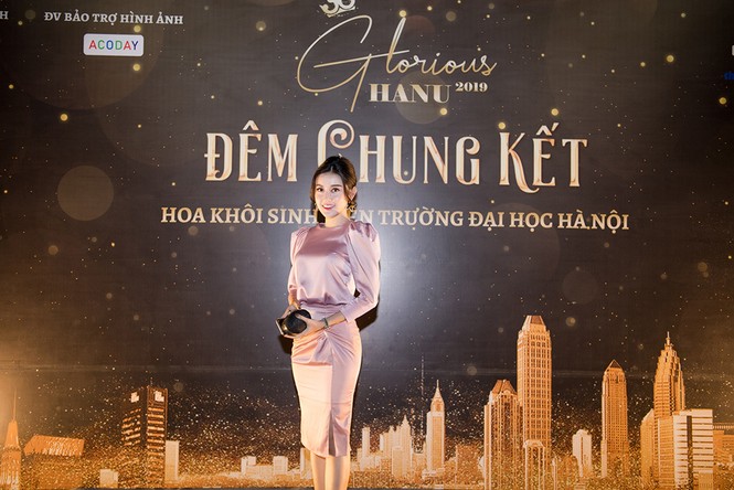 Á hậu Huyền My đẹp đôi bên Hồng Đăng trên ghế giám khảo - ảnh 1