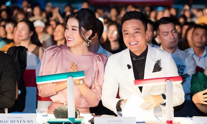 Á hậu Huyền My đẹp đôi bên Hồng Đăng trên ghế giám khảo - ảnh 8