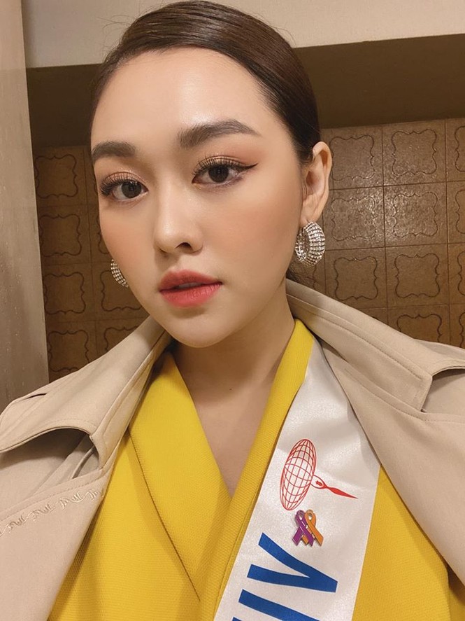Tường San liên tục ghi điểm khi trổ tài tự make-up điêu luyện ở Hoa hậu Quốc tế - ảnh 2
