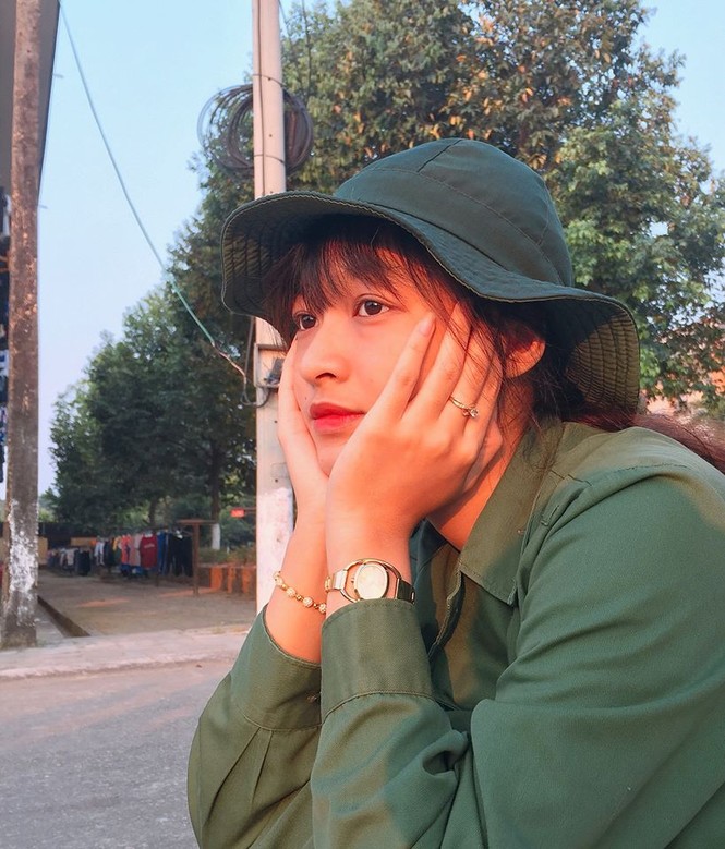 Mai Phương Thuý hờ hững áo vest khoe vòng một gợi cảm khiến fans 'bỏng mắt' - ảnh 5