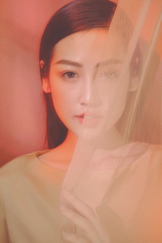 Mai Phương Thuý hờ hững áo vest khoe vòng một gợi cảm khiến fans 'bỏng mắt' - ảnh 12