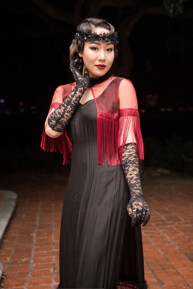 Mai Phương Thuý hờ hững áo vest khoe vòng một gợi cảm khiến fans 'bỏng mắt' - ảnh 15