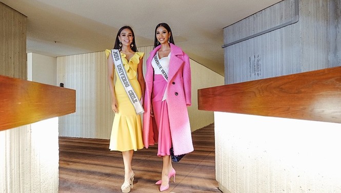 Hoàng Thuỳ mặc áo hồng nổi bật, lấn át dàn thí sinh trong ngày đầu Miss Universe - ảnh 3