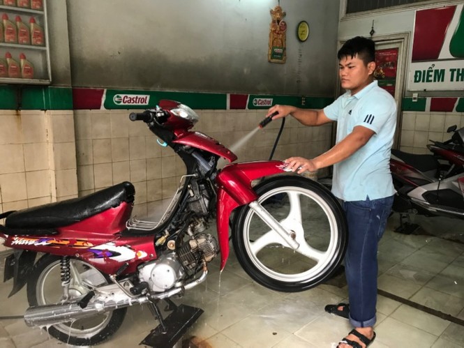 Chen chúc đưa xe đi… “tắm rửa, gội đầu” - ảnh 5