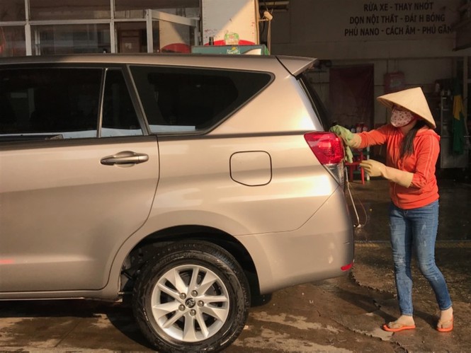 Chen chúc đưa xe đi… “tắm rửa, gội đầu” - ảnh 9