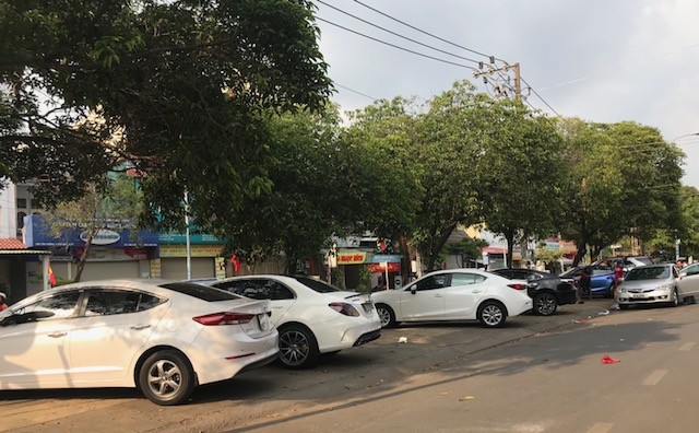 Chen chúc đưa xe đi… “tắm rửa, gội đầu” - ảnh 11