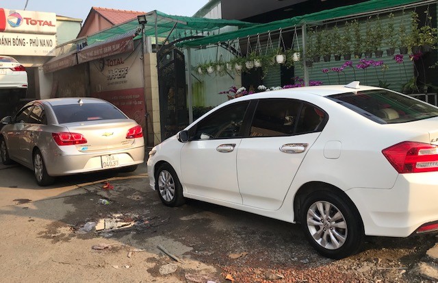 Chen chúc đưa xe đi… “tắm rửa, gội đầu” - ảnh 12