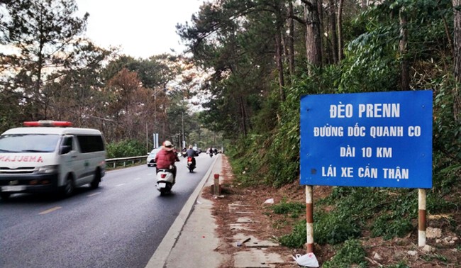 Cấm ô tô trên 16 chỗ lên đèo Prenn Đà Lạt những ngày cao điểm Tết - ảnh 1