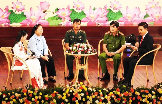 Ban Tuyên giáo TƯ biểu dương gương điển hình tiêu biểu miền Trung-Tây Nguyên - ảnh 1