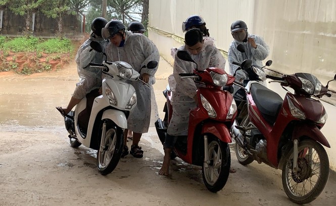Lâm Đồng ứng phó với tình trạng lũ lụt, sạt lở tại kỳ thi THPT Quốc gia - ảnh 1