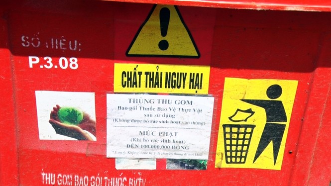 Chất thải độc hại ùn ứ trong hàng trăm thùng rác trên đường phố Đà Lạt - ảnh 1