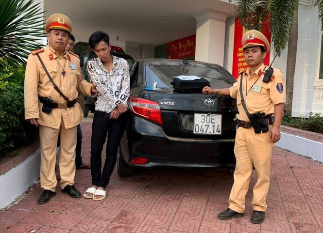 Vận chuyện ma túy tông vào CSGT rồi bỏ chạy - ảnh 1