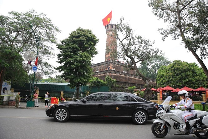 Đoàn xe ông Kim Jong Un lăn bánh rời thủ đô Hà Nội - ảnh 2