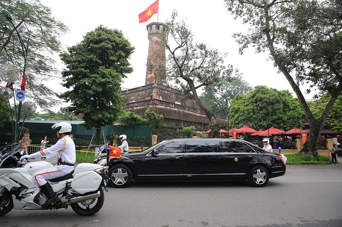 Đoàn xe ông Kim Jong Un lăn bánh rời thủ đô Hà Nội - ảnh 3