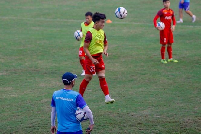 Tiến Linh tập luyện cùng các đồng đội ở U23 Việt Nam - ảnh 10