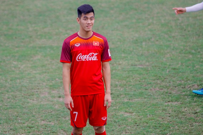 Tiến Linh tập luyện cùng các đồng đội ở U23 Việt Nam - ảnh 1
