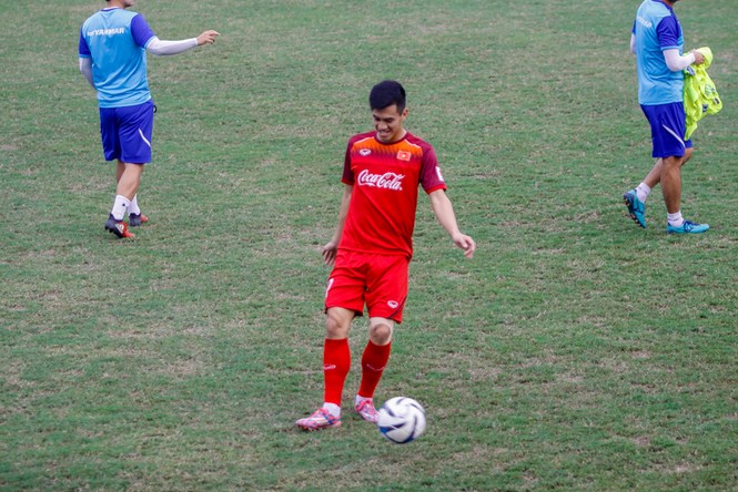 Tiến Linh tập luyện cùng các đồng đội ở U23 Việt Nam - ảnh 2