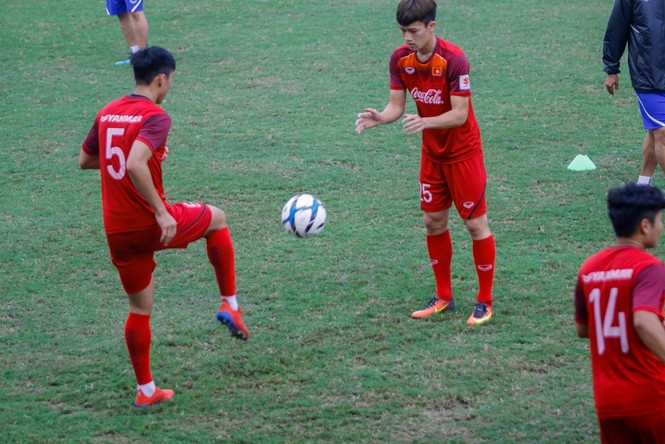 Tiến Linh tập luyện cùng các đồng đội ở U23 Việt Nam - ảnh 7