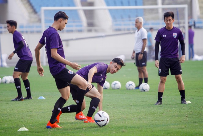 'Đột nhập' buổi tập của U23 Thái Lan trên sân Mỹ Đình - ảnh 3